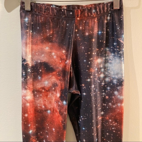 BLACKMILK Sz M Red Galaxy Nova Galactic Space Stars Shiny Art to Wear  Leggings - Picture 3 of 7